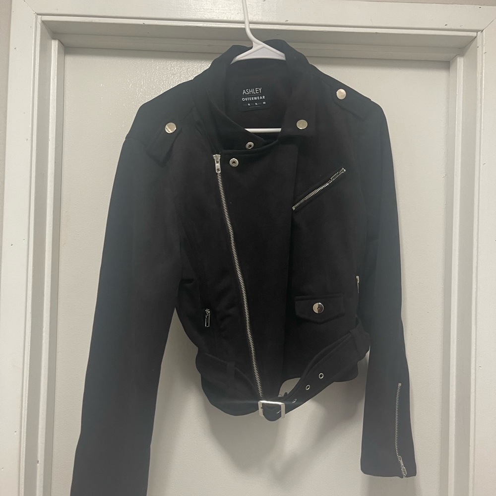 Windsor store cropped jacket size XL never been worn